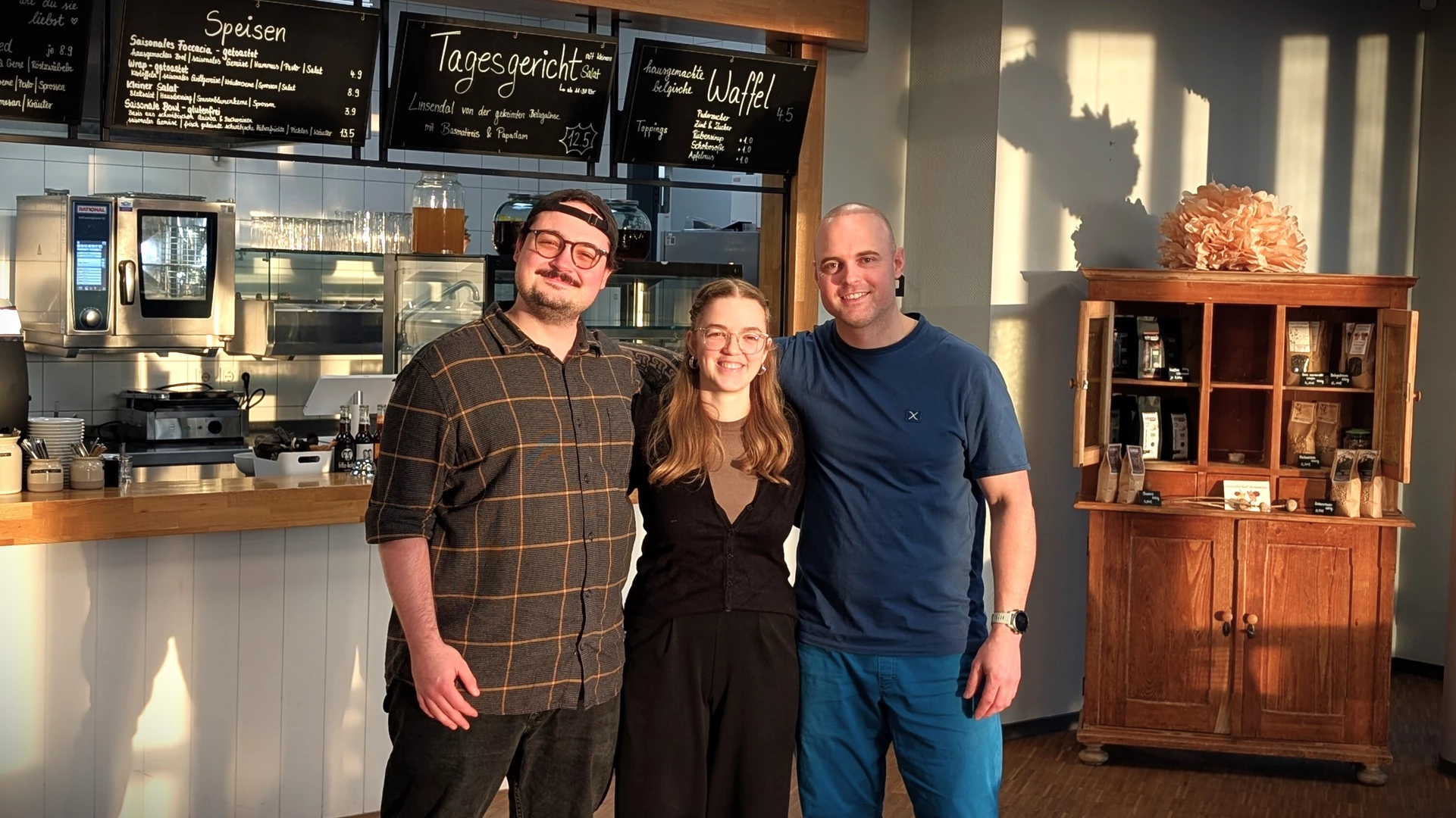 Anton, Tjorven und Roman - die neuen Bistro-P&auml;chter in der KLIMA ARENA