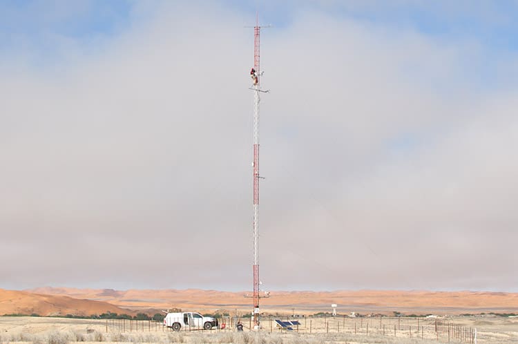 Messstation, die speziell zur Kontrolle der satellitengemessenen Temperaturen von Landoberflächen aufgebaut wurde
